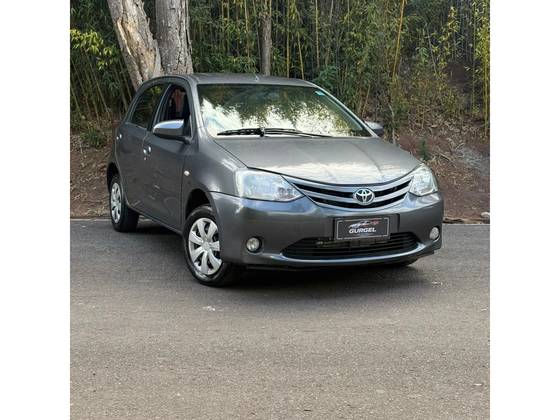 TOYOTA ETIOS 1.5 XS 16V FLEX 4P MANUAL TOYOTA ETIOS 1.5 XS 16V FLEX 4P MANUAL